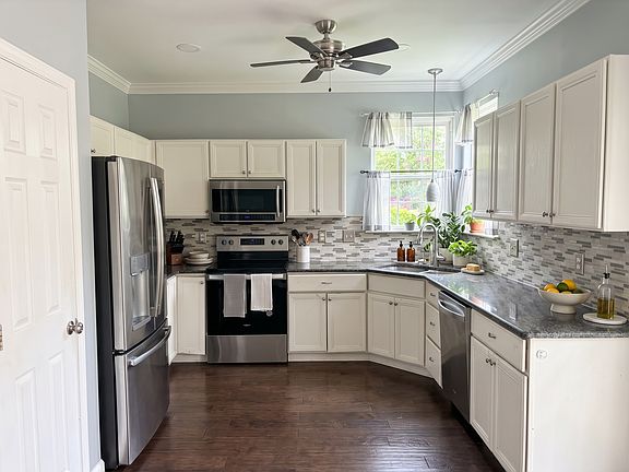 2nd image of 48 Forsythia Ln