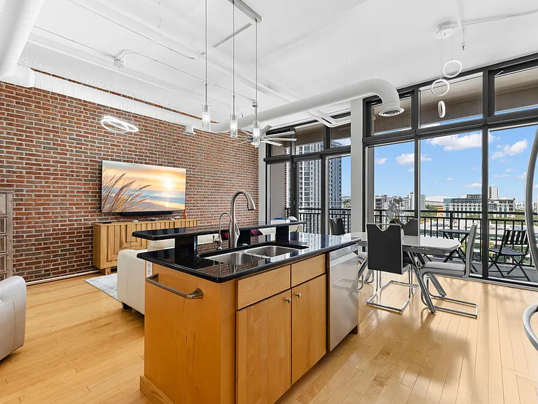 175 2nd St S #916 — Photo 26