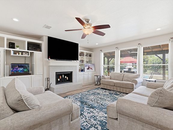 4th image of 1121 Cogburn Ct