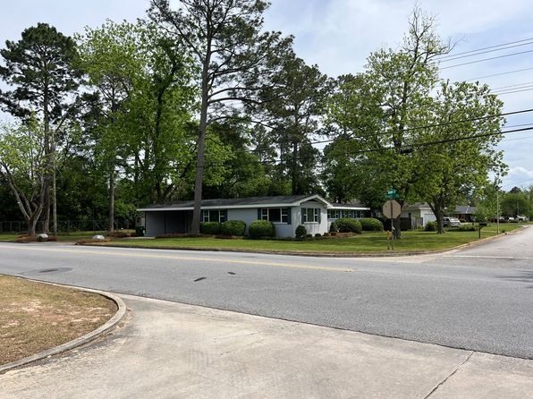 2410 Greenwood Dr, Albany, GA 31707