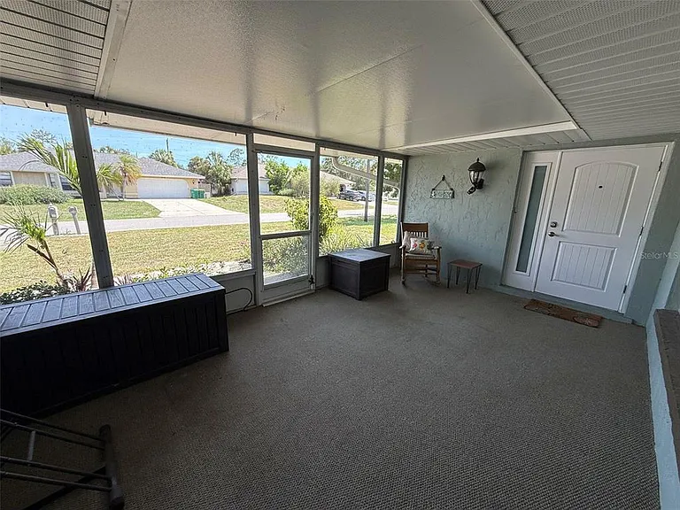 15152 Buswell Ave — Photo 2
