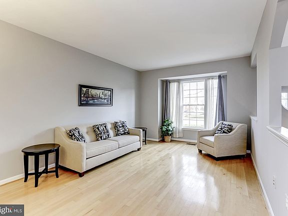 5th image of 4067 Fountainside Ln