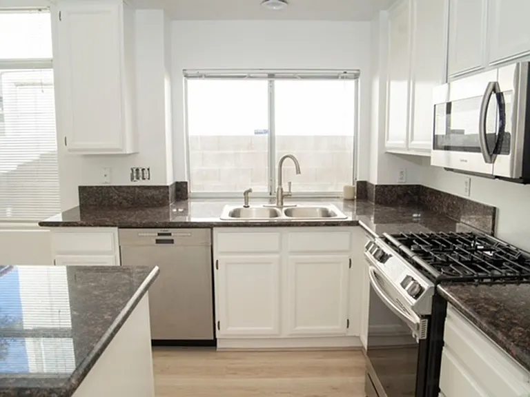 1417 Country Hollow Dr — Photo 19