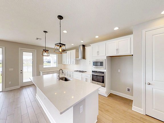 2nd image of 118 Woodsong Ln