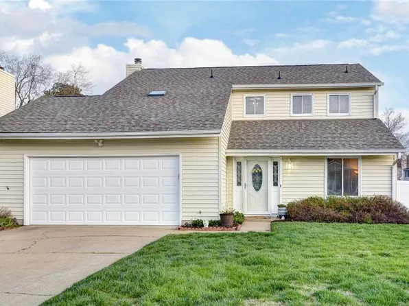2 Sea Cove Ct, Hampton, VA 23669