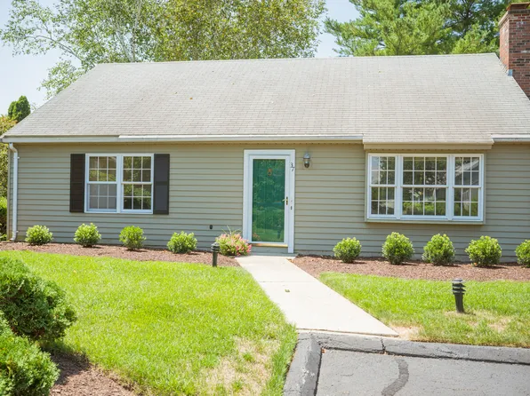 37 Aylesbury Circle #37, Madison, CT 06443
