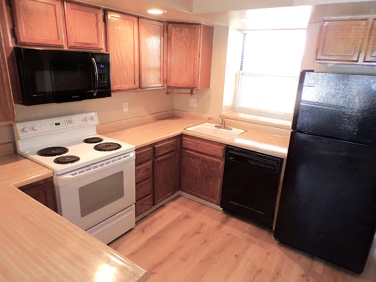 17219 E Tennessee Dr — Photo 4