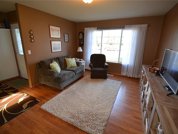3rd image of 15827 Yelm Terra Way SE