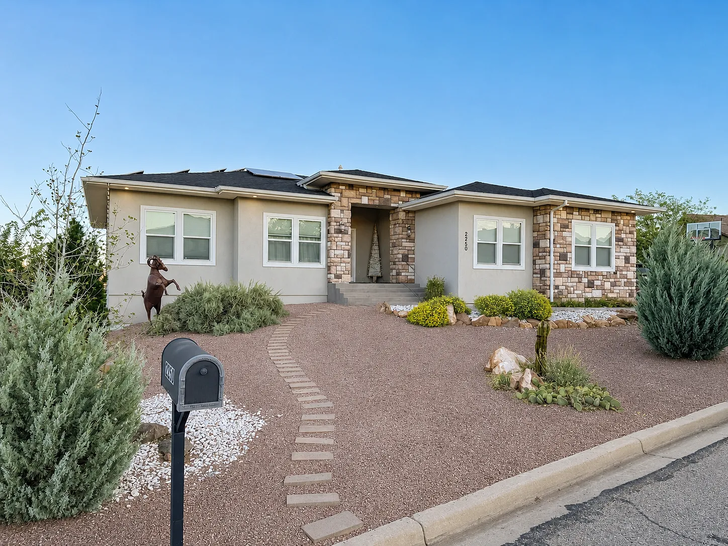 3 bed, 2.5 bath, 1882 sqft, $3,500 — Photo 1