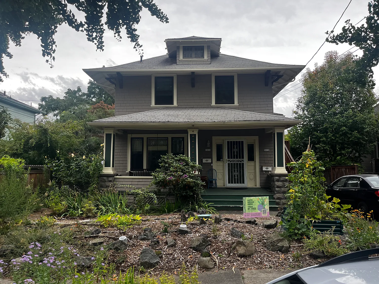 2 bed, 700 sqft, $2,000 — Photo 1