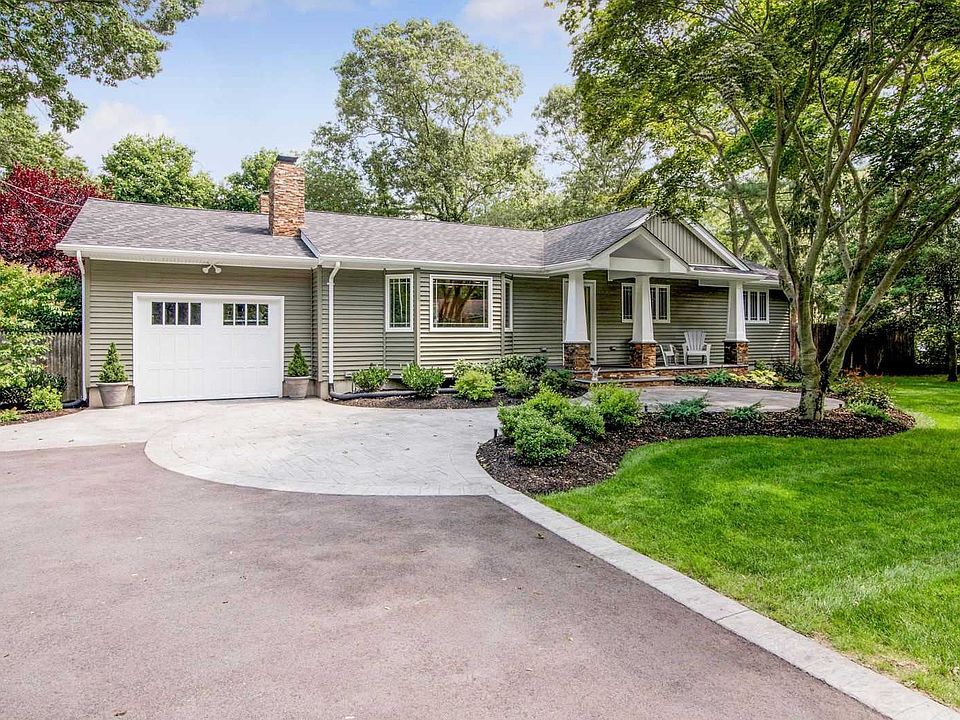 1st image of 7 Garden Ln