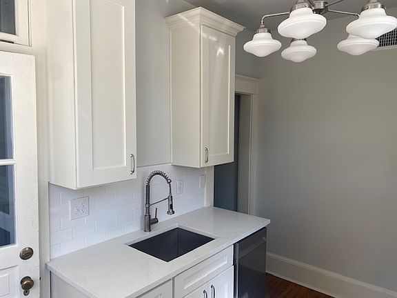 Kitchen with dishwasher