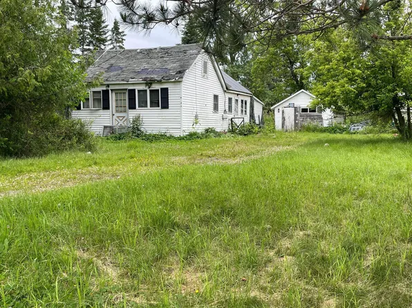 1472 Shunk Rd, Sault Sainte Marie, MI 49783