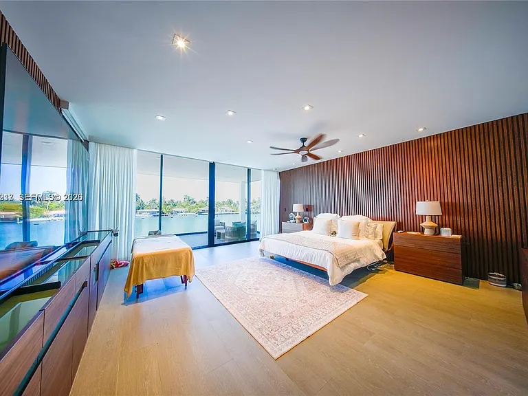 7520 W Treasure Dr — Photo 10