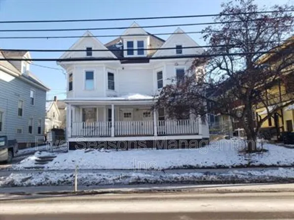 68 S Union St #D, Burlington, VT 05401