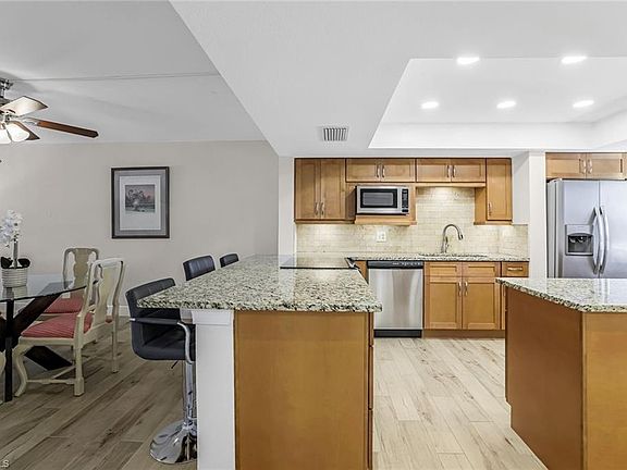 4th image of 2264 Winkler AVE #304