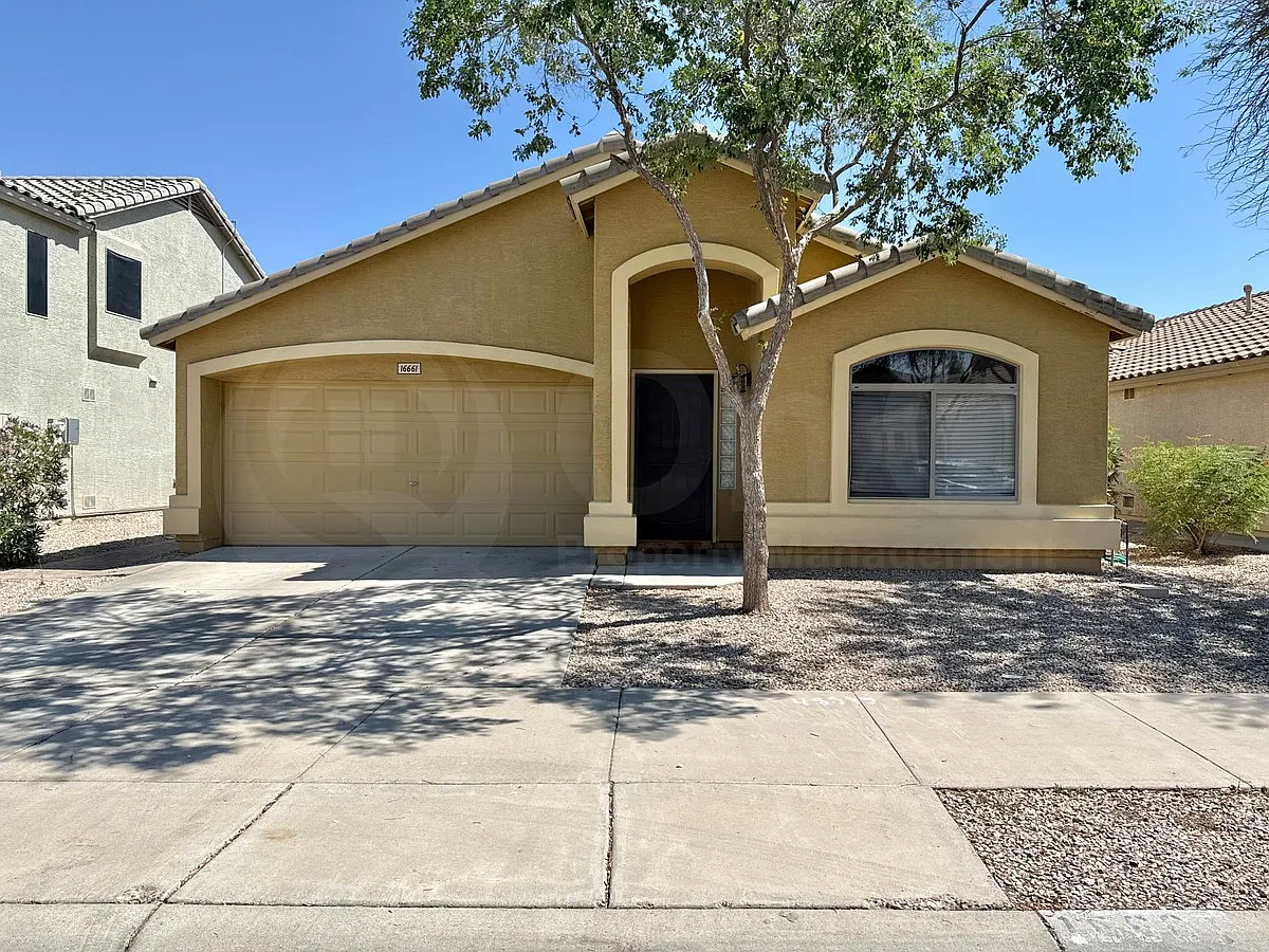 3 bed, 2.0 bath, 1591 sqft, $1,899 — Photo 2