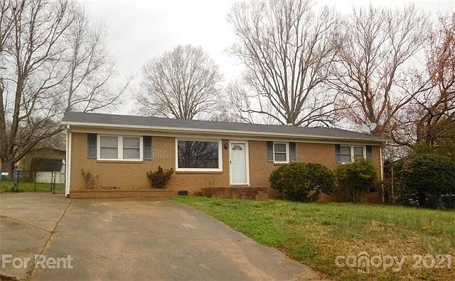 1st image of 2416 Woodleaf Dr
