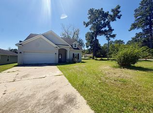 100 Grove Pointe Dr, Thomasville, GA 31792