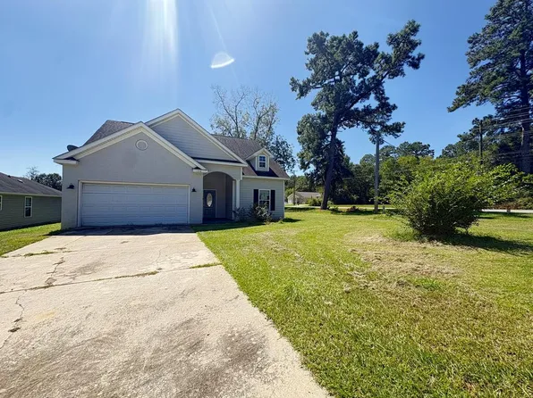 100 Grove Pointe Dr, Thomasville, GA 31792