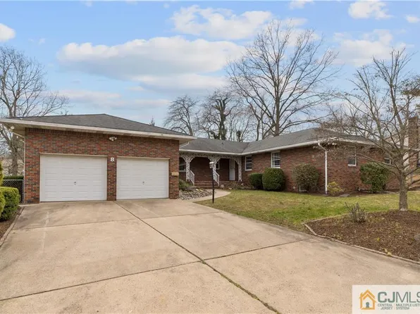 8 E Lincoln Ave, Milltown, NJ 08850