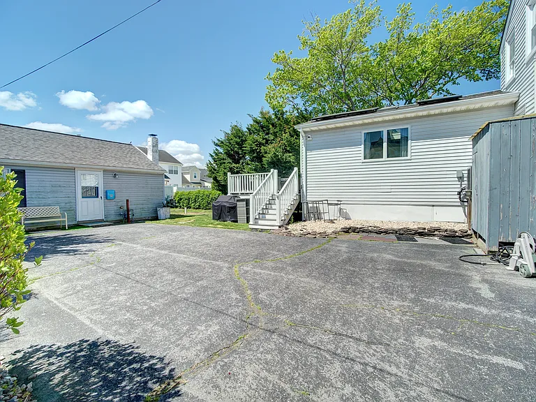 202 Homestead Ave #1 — Photo 24