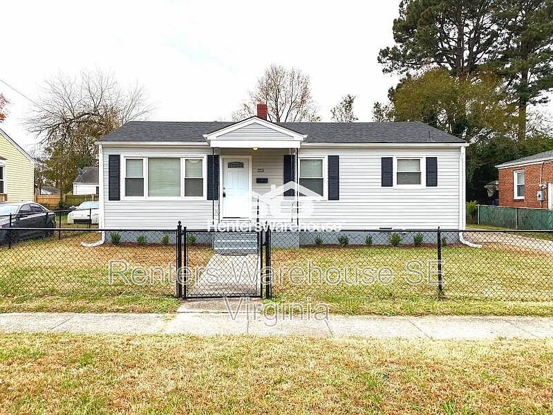 1st image of 223 Rogers Ave