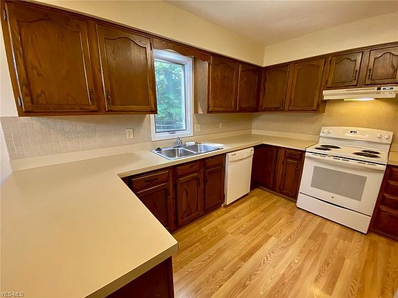 4th image of 3254 Woodcreek Cir #3A