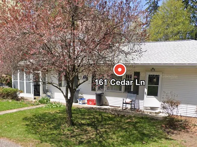 161 Cedar Ln — Photo 2