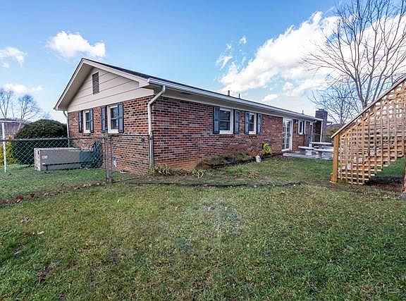 2nd image of 23367 Four Seasons Dr