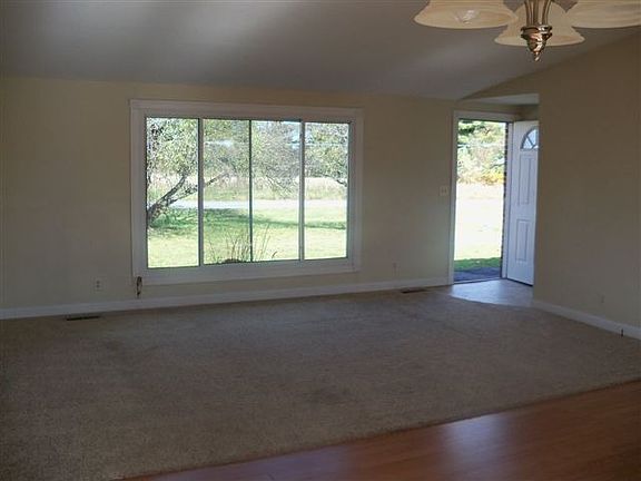 3rd image of 2401 Royal Center Pike