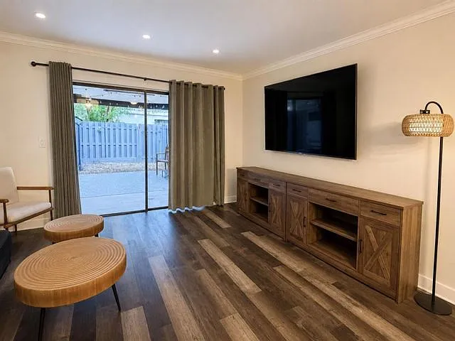 2 bed, 2.5 bath, $3,200 — Photo 2