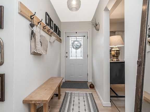 2nd image of 9727 Hazel St