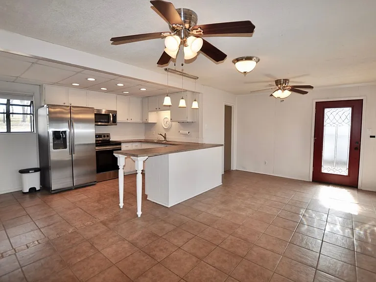 1937 E Lake Dr — Photo 9