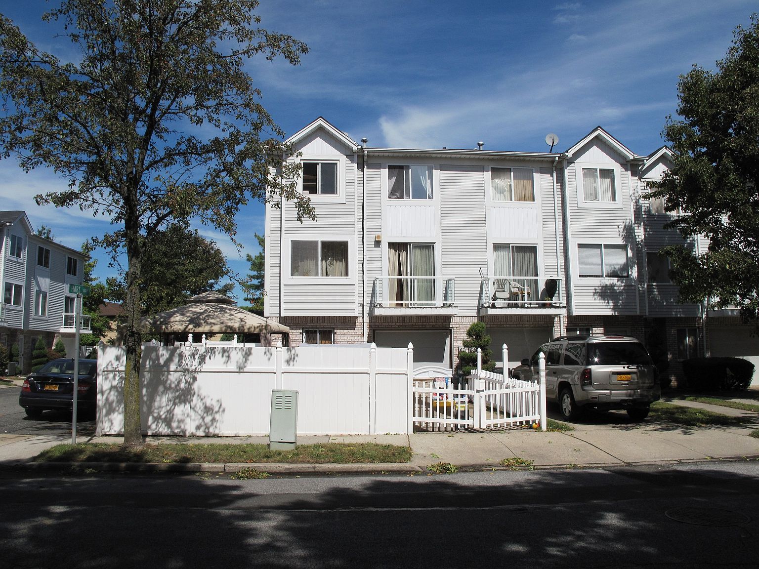 165 Corona Ave, Staten Island, NY 10306 Zillow