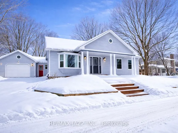 1086 Somerville St, Oshawa, ON L1G 4K5