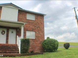 661 N Holston River Dr #4, Kingsport, TN 37660