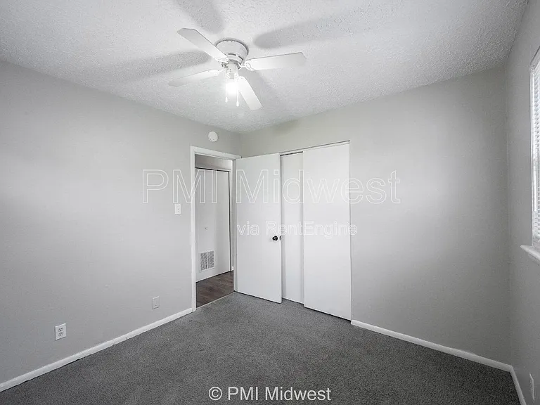 316 S Kenmore Rd — Photo 22