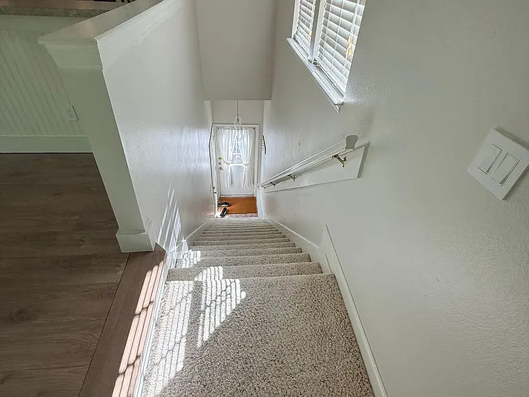 1005 Kestrel Ct #B — Photo 7