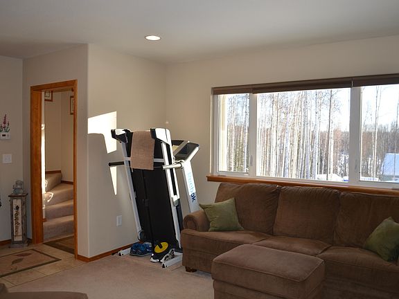 5th image of 720 Suncrest Dr
