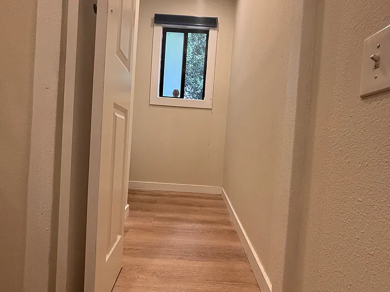 124 Hiawatha Ave #7 — Photo 4