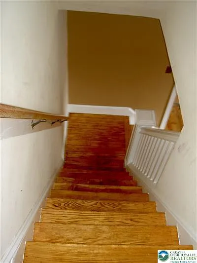 110 E Raspberry St — Photo 11