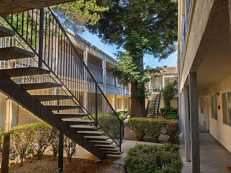 Melton Drive Apartments — Photo 22