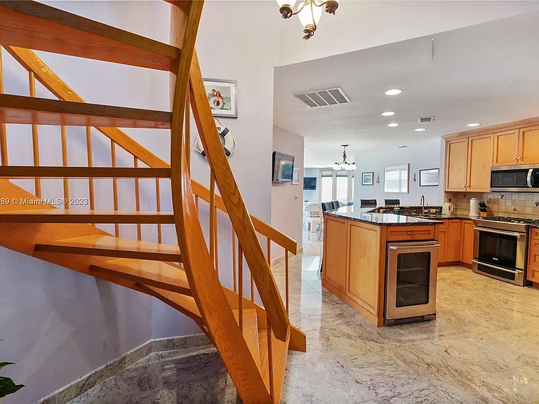 900 Ocean Ave #108 — Photo 11