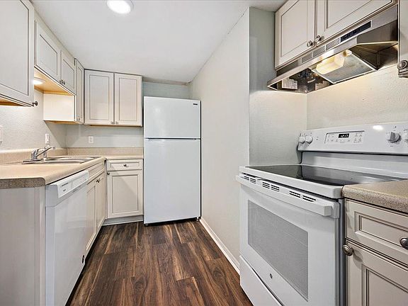 2nd image of 303 Villa Del Mar Dr Unit I-3