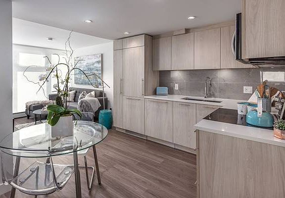 3rd image of 1668 Davie St #402