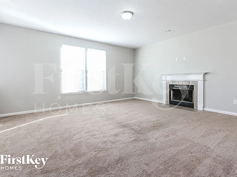527 Hollow Pear Dr — Photo 3