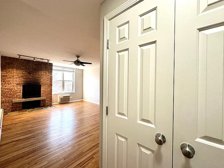 800 W Lill Ave #103 — Photo 3