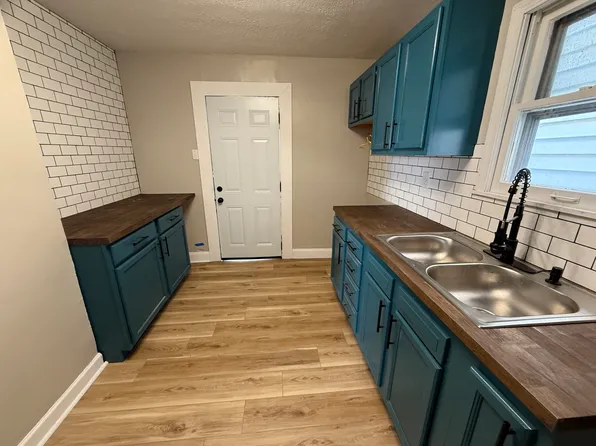 505 Clinton St, Martins Ferry, OH 43935