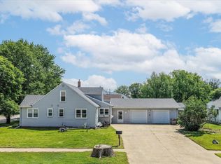 42 6th St, Woodbine, IA 51579